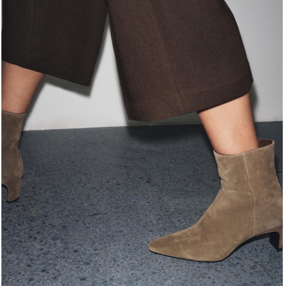 ZARA SPLIT LEATHER KITTEN HEEL ANKLE BOOTS, Size 6 NWT